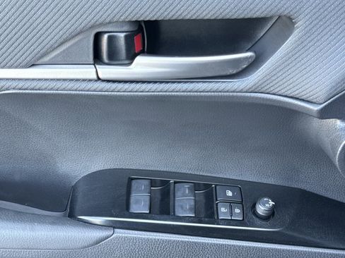 Used 2025 Toyota Camry SE image 14