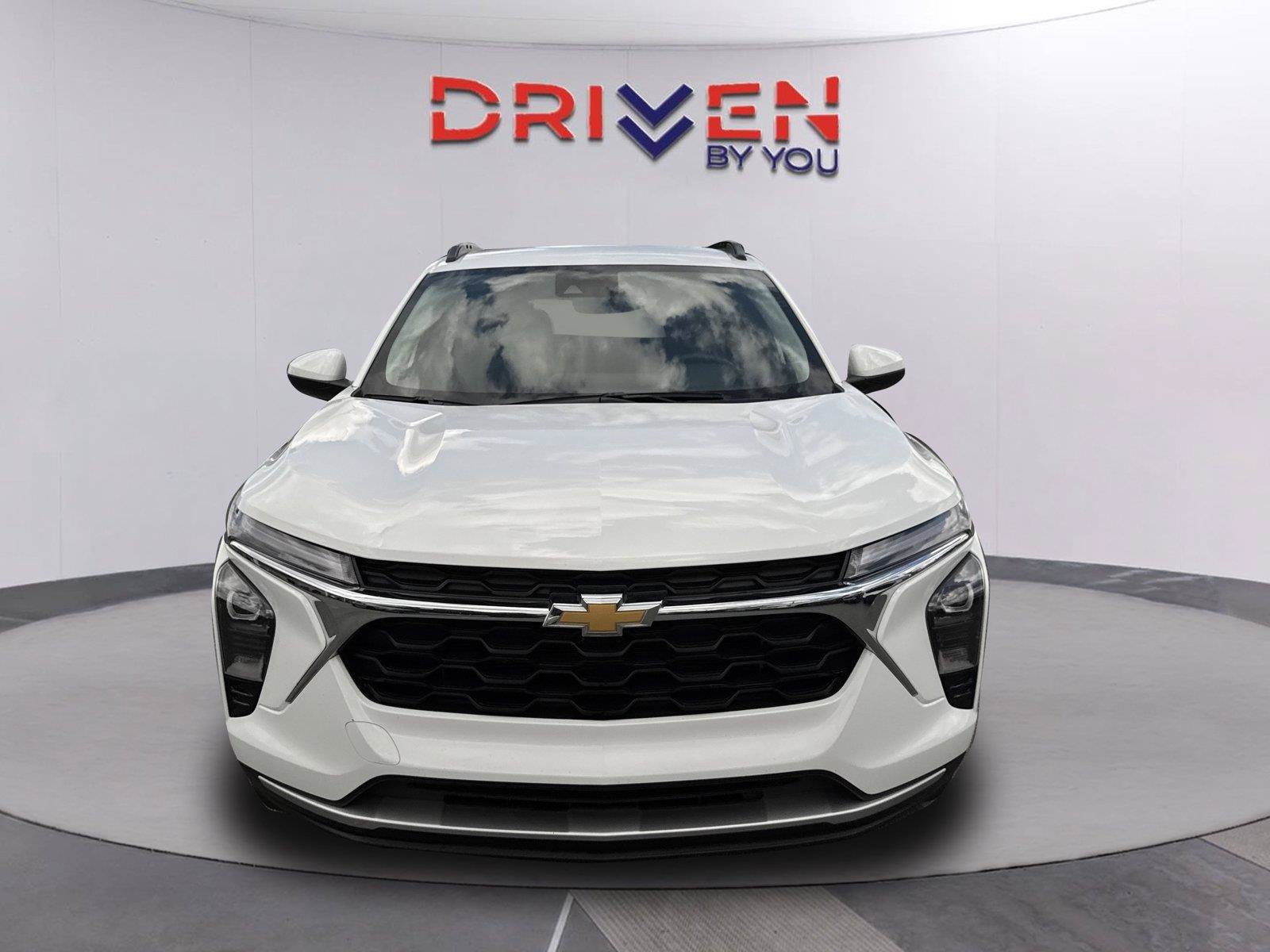 Used 2025 Chevrolet Trax LT w/ LT Convenience Package FWD image 9