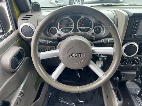 Used 2008 Jeep Wrangler Unlimited Sahara AWD/4WD image 24