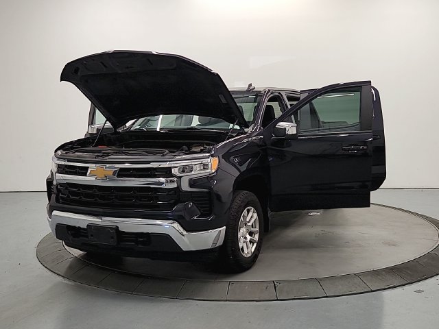 Used 2023 Chevrolet Silverado 1500 LT AWD/4WD image 11