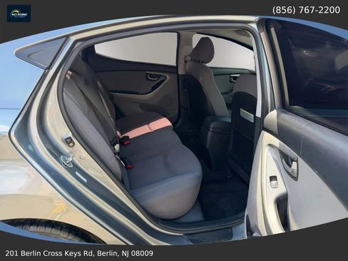 Used 2016 Hyundai Elantra SE FWD image 14