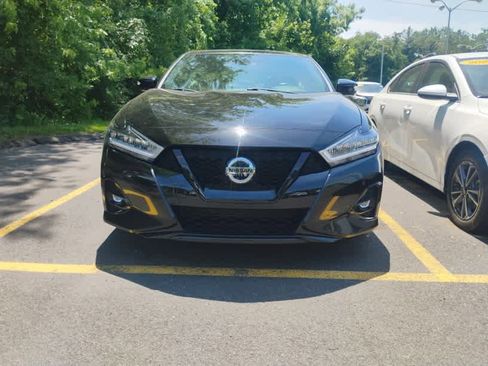 Used 2021 Nissan Maxima SR w/ Sport Mat Group FWD image 3