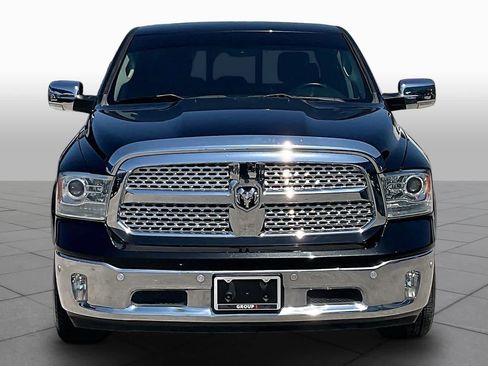 Used 2018 RAM 1500 Laramie w/ Convenience Group AWD/4WD image 4