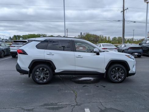 Certified 2024 Toyota RAV4 XLE Premium AWD/4WD image 9
