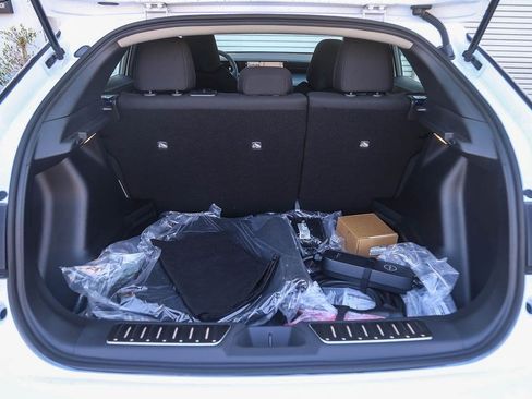 New 2026 Nissan Leaf w/ Illuminated Package FWD image 11