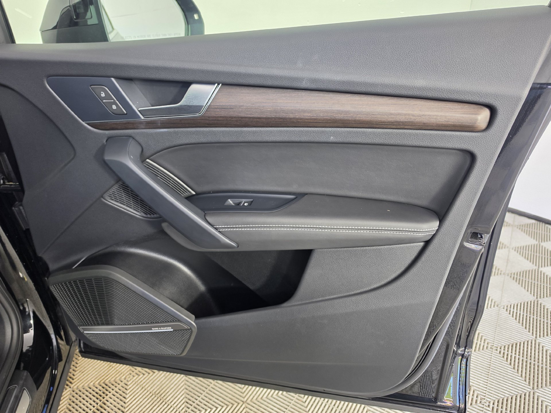 Used 2024 Audi Q5 Premium AWD/4WD image 47