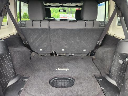 Used 2017 Jeep Wrangler Unlimited Sport w/ Quick Order Package 24S AWD/4WD image 46