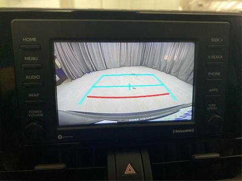 Used 2021 Toyota RAV4 LE image 29