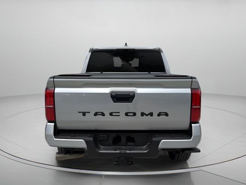 Used 2025 Toyota Tacoma TRD Sport RWD image 4