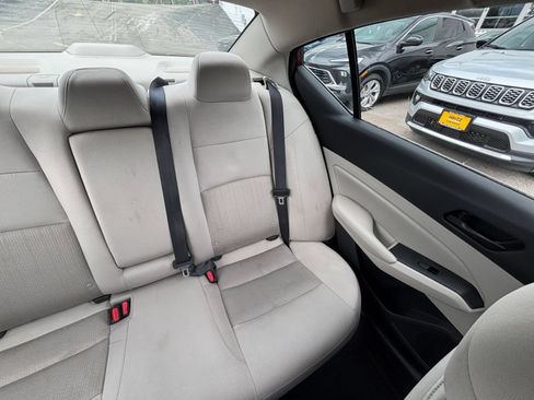 Used 2025 Nissan Altima 2.5 SV FWD image 31