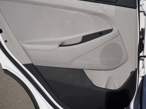 Used 2016 Hyundai Tucson SE w/ Option Group 02 FWD image 11