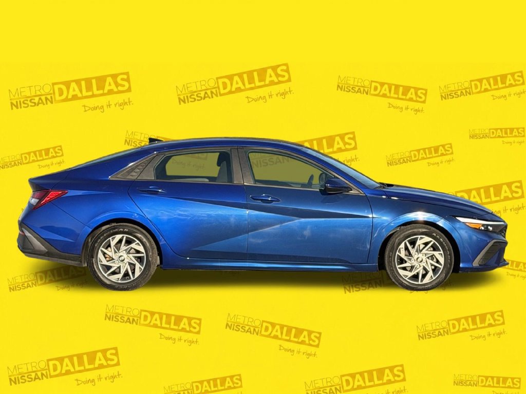 Used 2024 Hyundai Elantra SEL FWD image 3