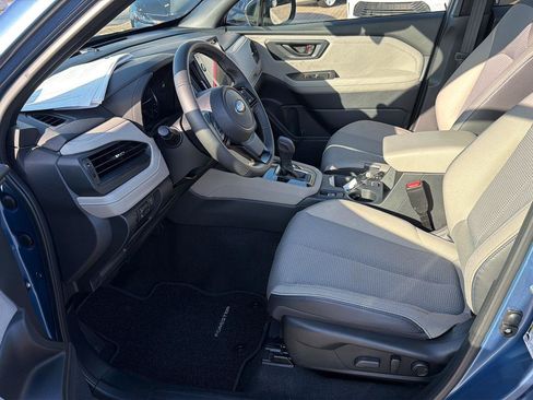 Used 2025 Subaru Forester Premium AWD/4WD image 10