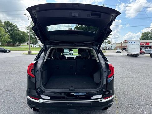 Used 2020 GMC Terrain Denali w/ Denali Premium Package FWD image 8