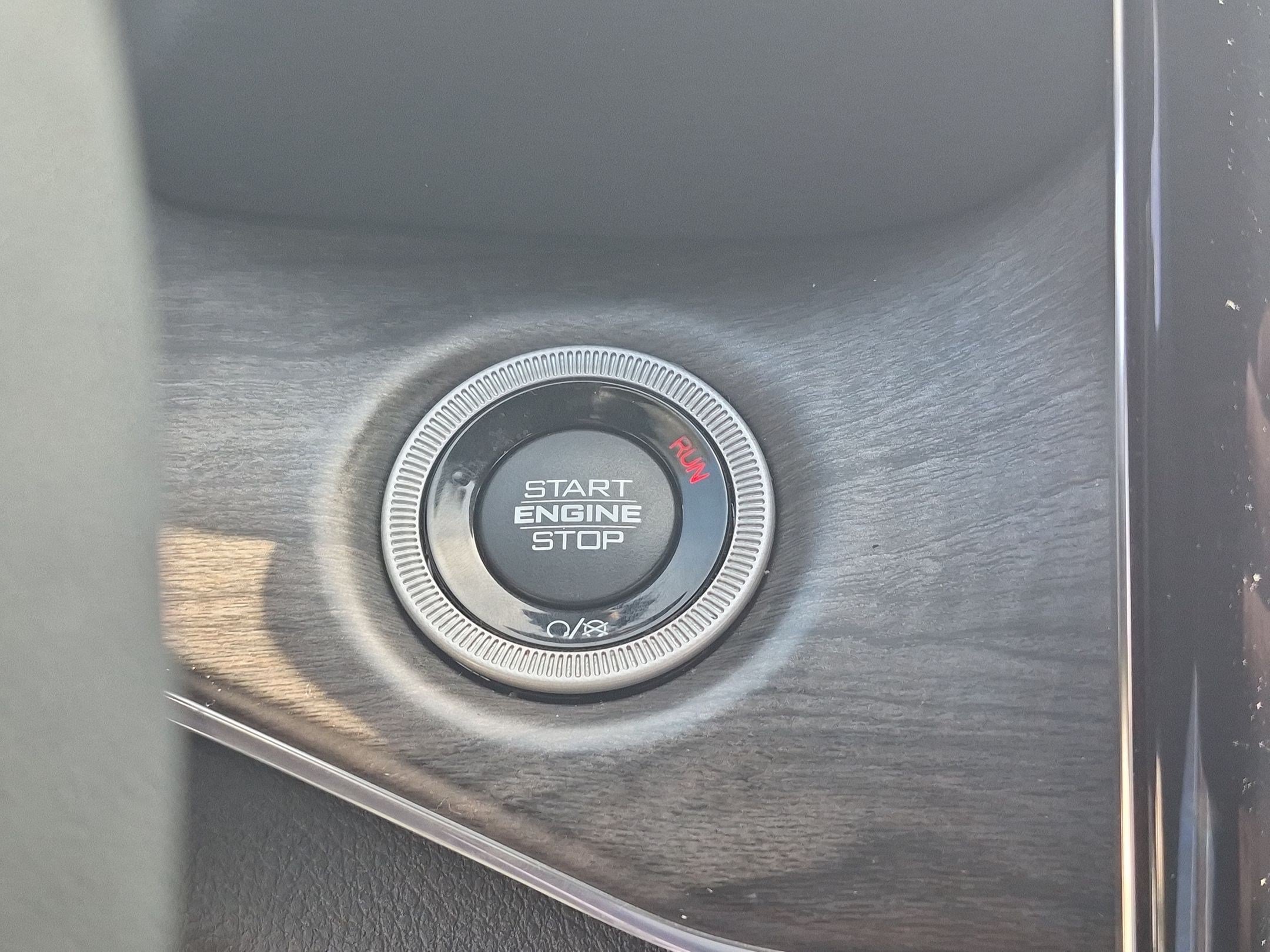 Used 2023 Jeep Grand Cherokee Overland w/ Luxury Tech Group IV AWD/4WD image 21