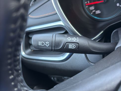 Used 2018 Chevrolet Equinox Premier AWD/4WD image 18