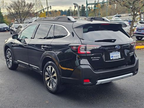 Used 2023 Subaru Outback Touring image 5