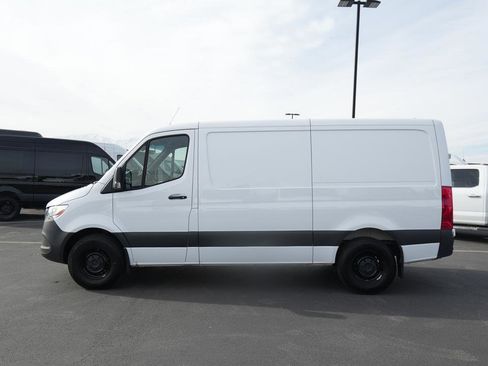 Used 2025 Mercedes-Benz Sprinter 2500 image 4