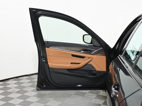 Certified 2022 BMW 540i xDrive w/ M Sport Package image 29