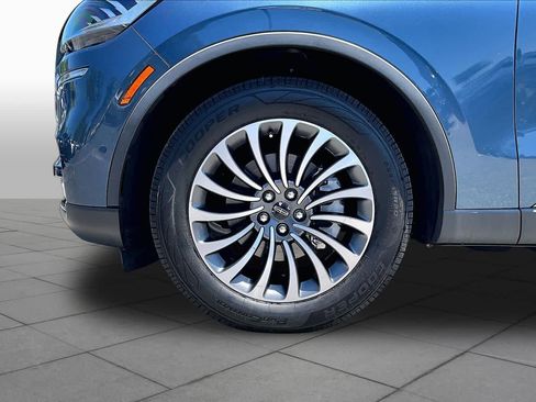 Used 2020 Lincoln Aviator Reserve w/ Equipment Group 201A RWD image 11