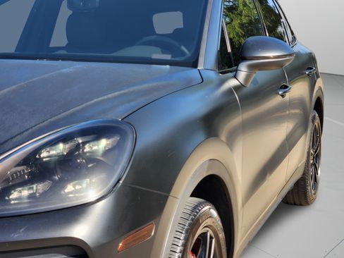 Used 2020 Porsche Cayenne AWD/4WD image 32