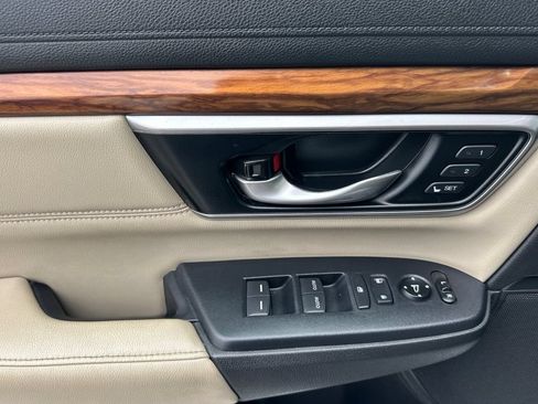Used 2021 Honda CR-V Touring image 10