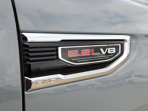 Used 2025 GMC Sierra 1500 Denali AWD/4WD image 9