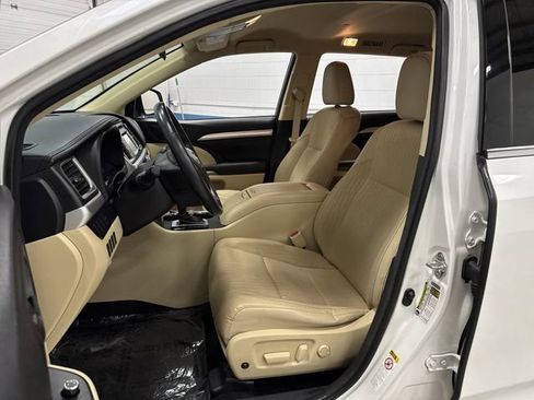 Used 2015 Toyota Highlander Plus image 4