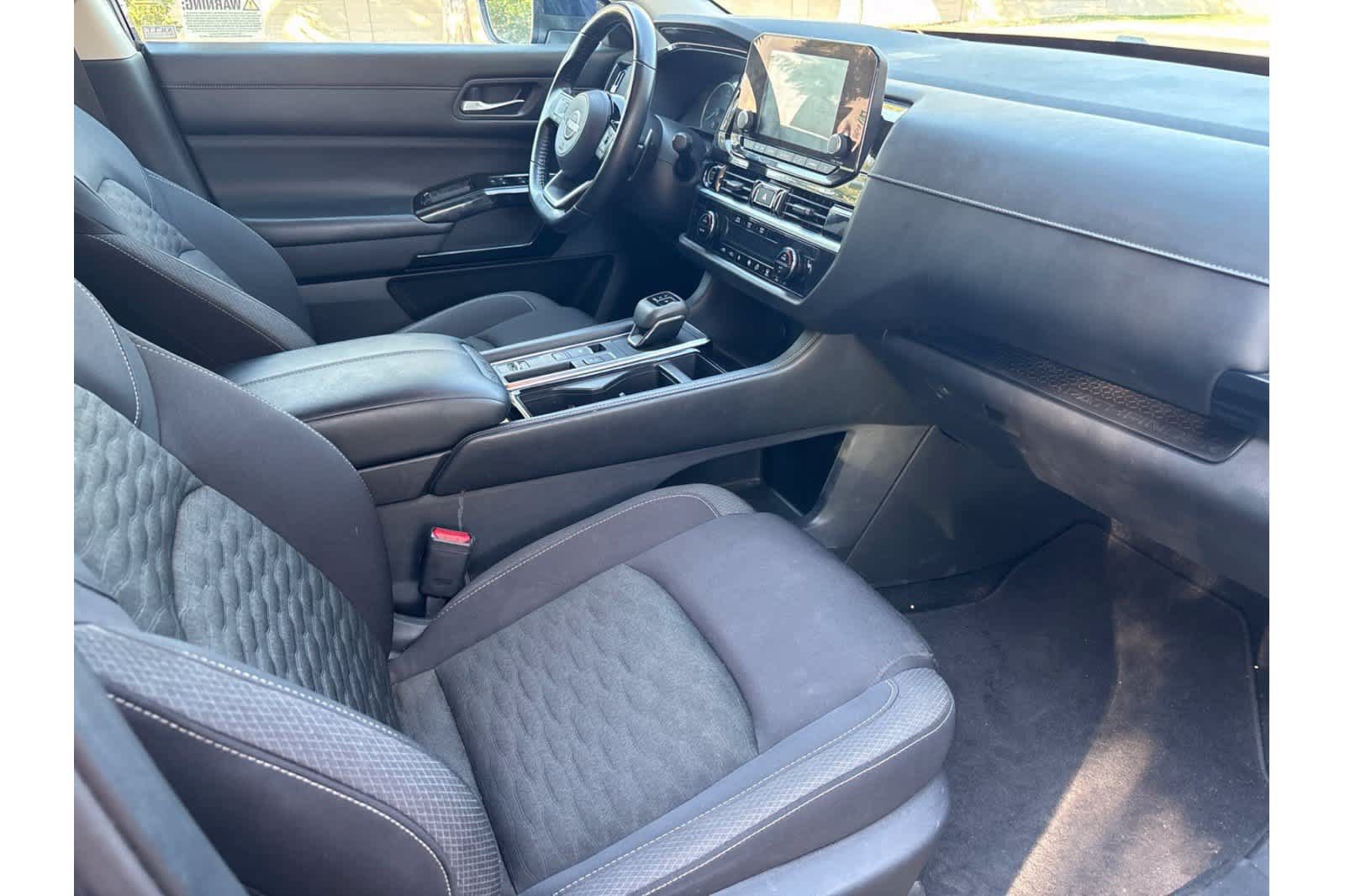Certified 2022 Nissan Pathfinder SV FWD image 14