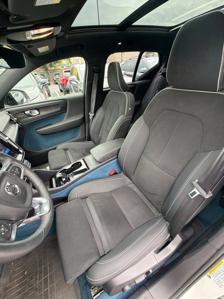 Used 2023 Volvo XC40 Recharge Ultimate AWD/4WD image 13