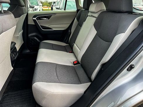 Used 2020 Toyota RAV4 XLE image 19