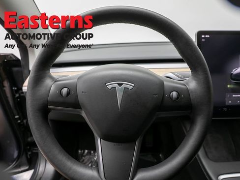 Used 2022 Tesla Model 3 Long Range AWD/4WD image 11