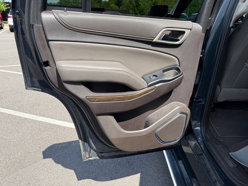 Used 2019 GMC Yukon Denali w/ Denali Ultimate Package AWD/4WD image 12
