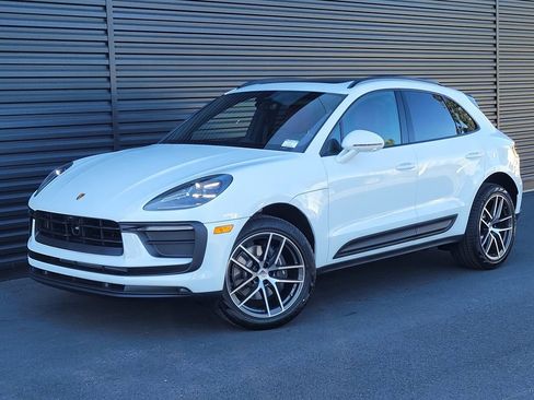 New 2026 Porsche Macan image 1
