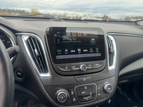 Used 2018 Chevrolet Malibu LT image 21