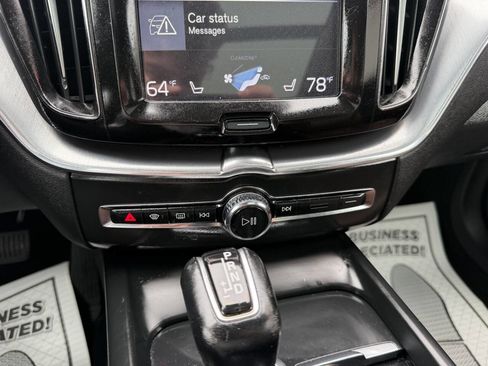 Used 2018 Volvo XC60 T6 Momentum w/ Advanced Package AWD/4WD image 15