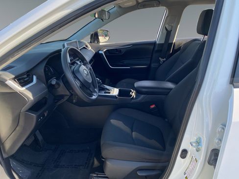 Used 2024 Toyota RAV4 LE image 9