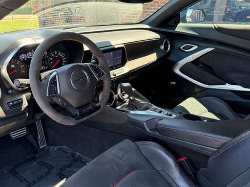 Used 2019 Chevrolet Camaro ZL1 RWD image 19