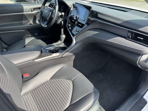 Used 2024 Toyota Camry SE image 15