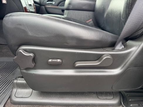 Used 2011 Chevrolet Avalanche LT RWD image 14