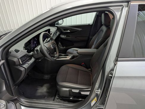 Used 2025 Buick Envista Preferred image 14