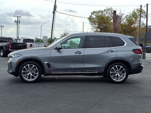 Used 2025 BMW X5 sDrive40i w/ Climate Comfort Package image 3