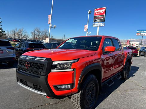 Used 2025 Nissan Frontier PRO-4X w/ Pro Convenience Package image 12