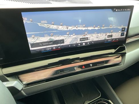 Certified 2025 BMW i5 eDrive40i w/ Premium Package RWD image 19