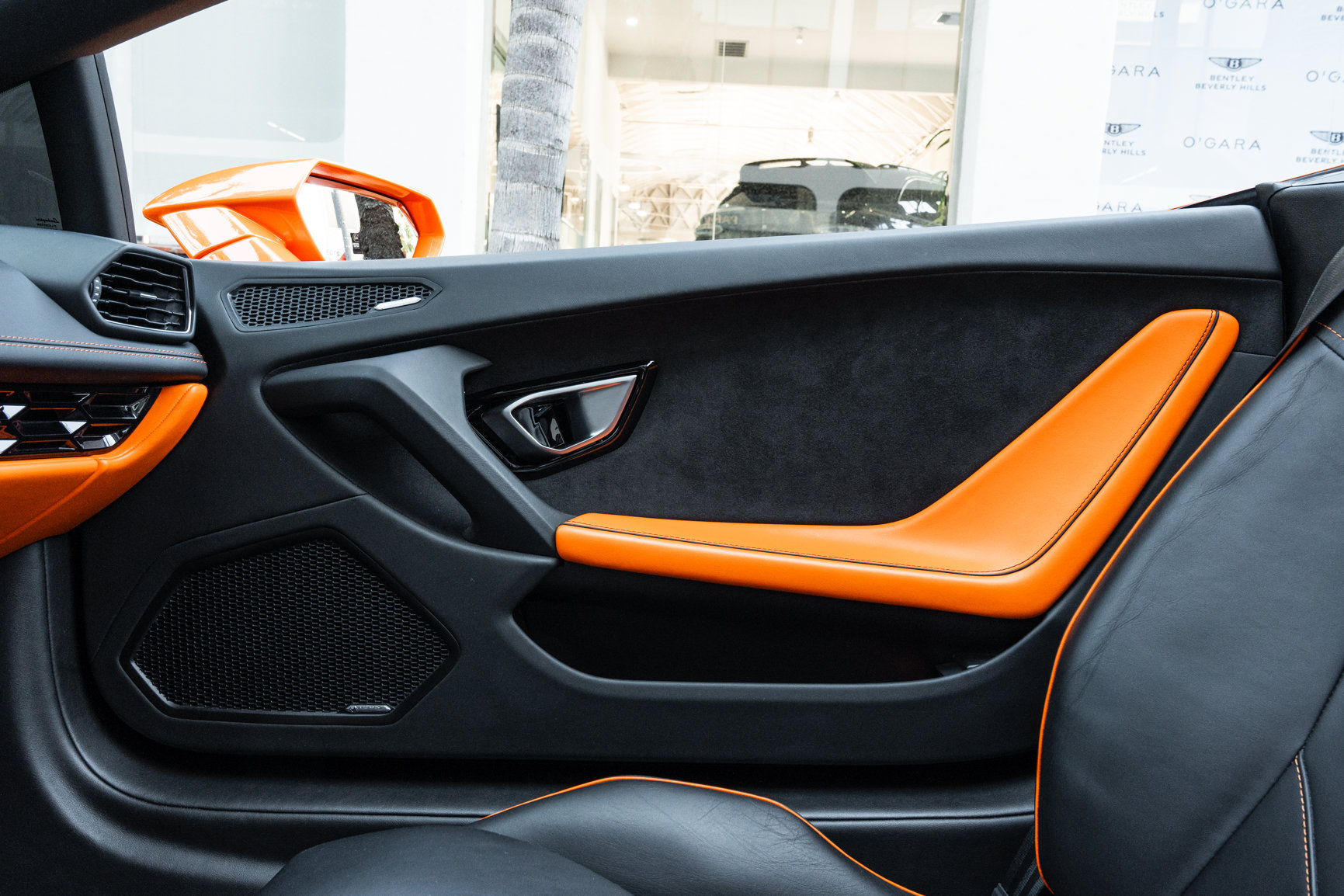 Used 2020 Lamborghini Huracan EVO RWD image 38