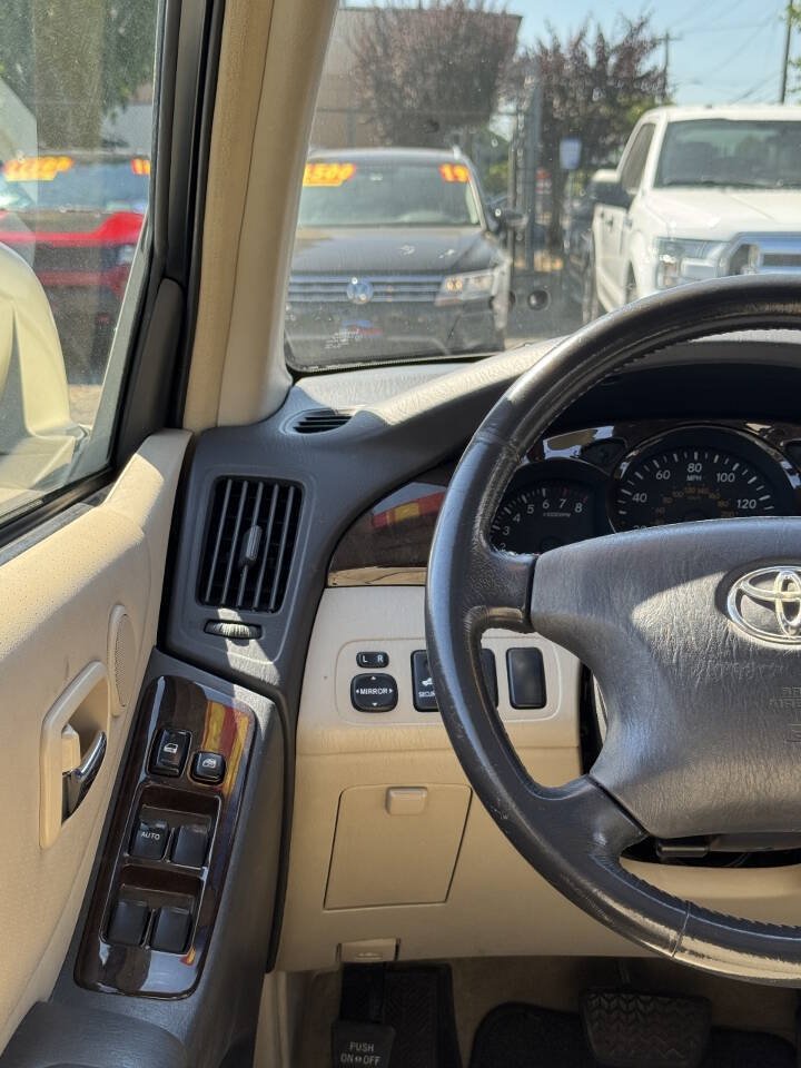 Used 2001 Toyota Highlander 4WD V6 w/ Limited Pkg image 12