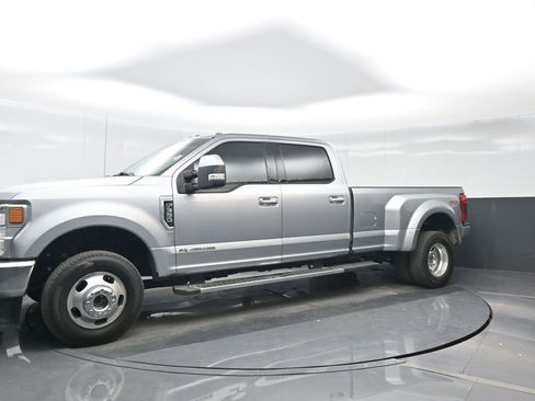 Used 2021 Ford F350 Lariat w/ Lariat Value Package image 2
