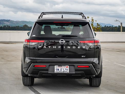 Used 2024 Nissan Pathfinder SV w/ SV Premium Package image 6