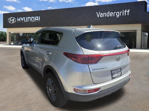 Used 2018 Kia Sportage LX FWD image 3