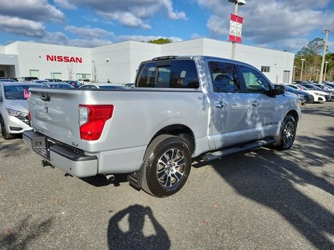 Used 2020 Nissan Titan SV w/ SV Convenience Package image 6